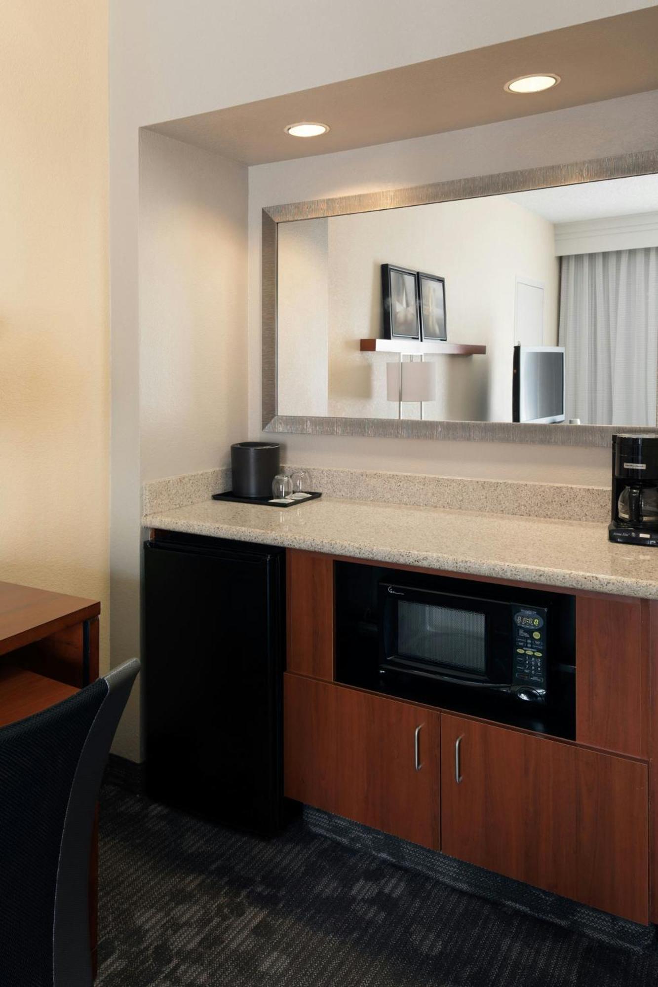 Courtyard By Marriott Denver Central Park Zewnętrze zdjęcie