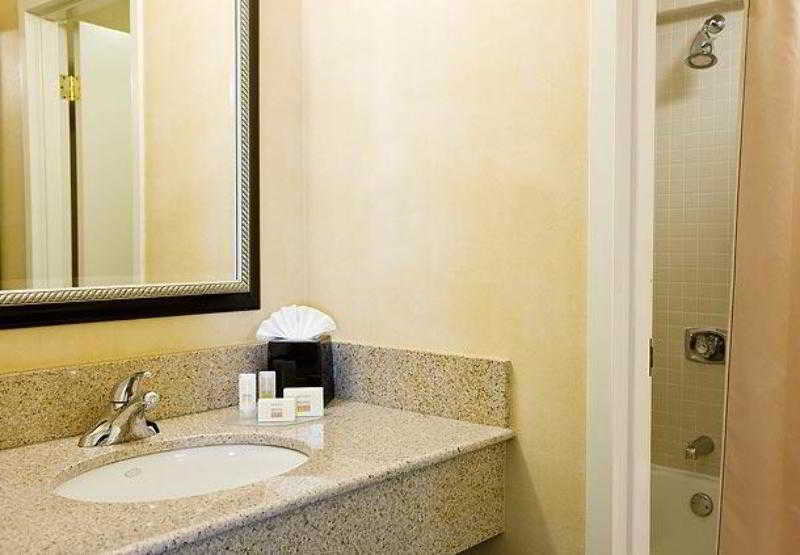 Courtyard By Marriott Denver Central Park Zewnętrze zdjęcie